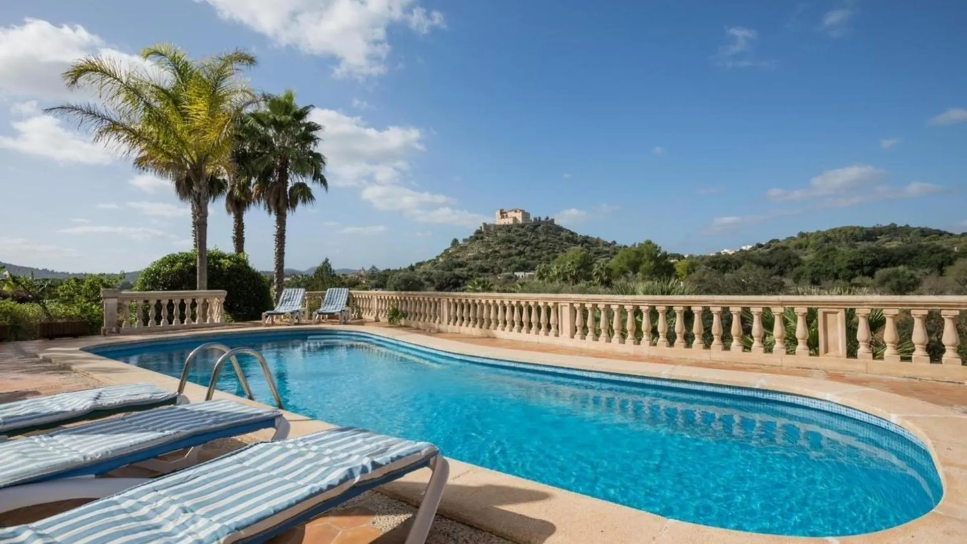 Schoenes Ferienhaus In Arta Mit Privatem Poolの連絡先